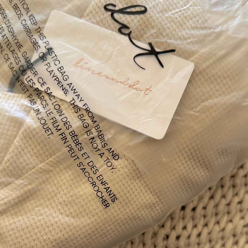 Linen & Dot Cream Waffle Knit Robe - Picture 4 of 11